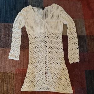 Long cardigan. Crochet with flowers.